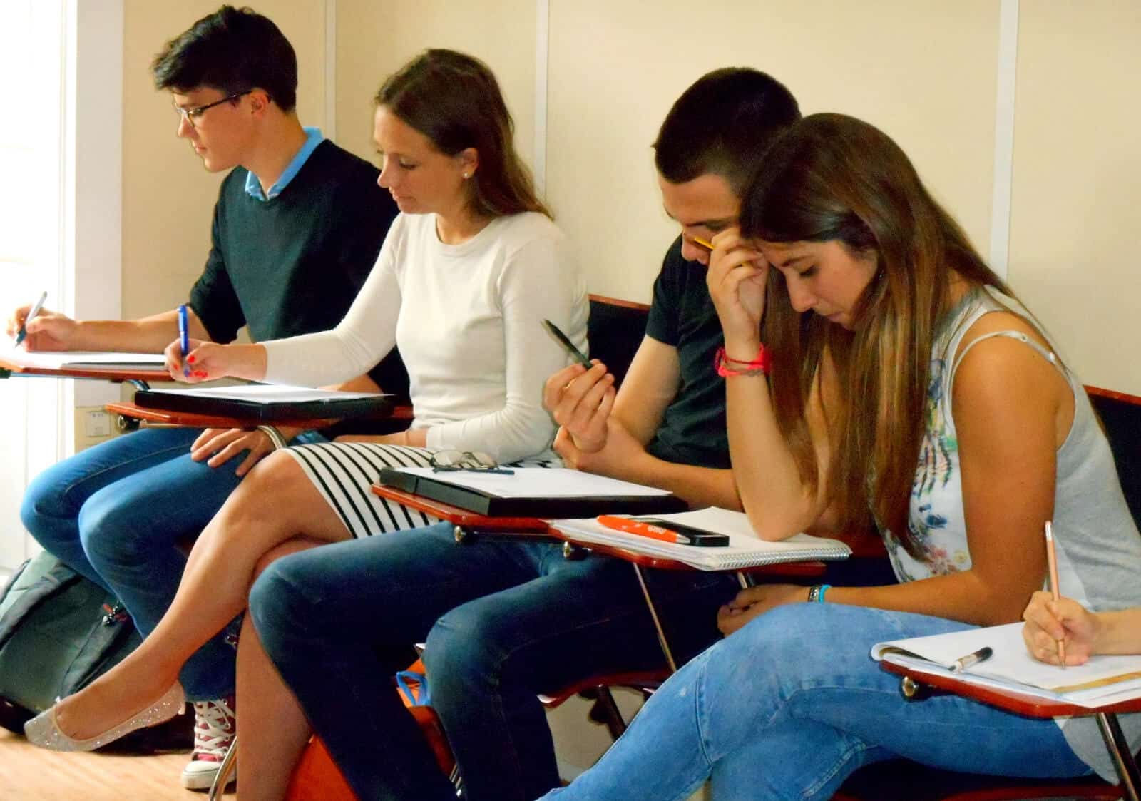 Cours de préparation au DELF à l'école ACCORD Paris