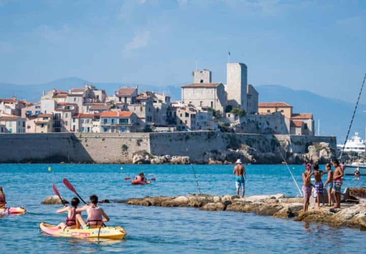 Learn French in Antibes with ACCORD