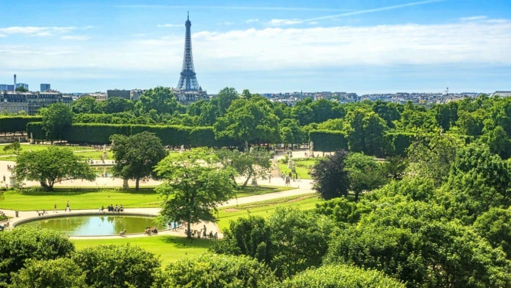 Enjoy learning French in France, enjoy Paris