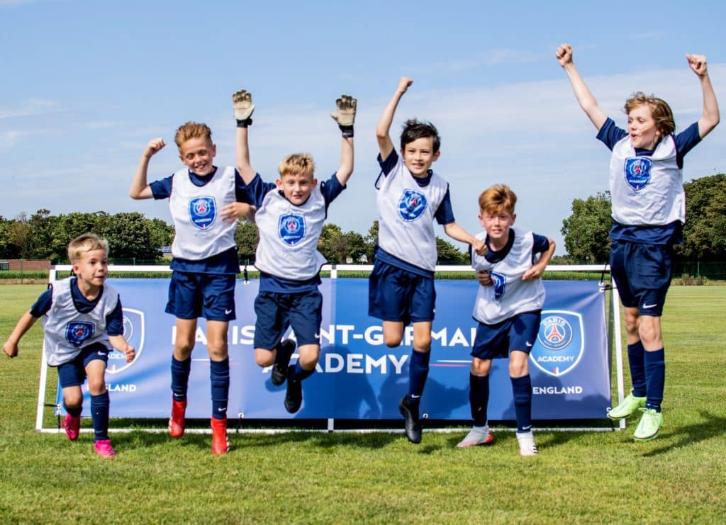 Learn English and play football this summer with the Paris Saint-Germain Academy in England! 